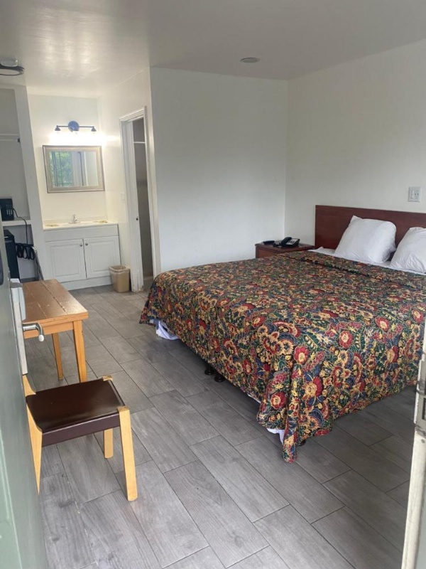 Americas Best Value Inn Thousand Oaks image 13