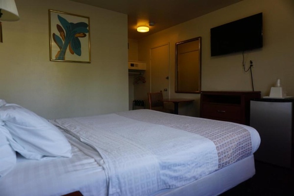 Americas Best Value Inn Thousand Oaks image 8